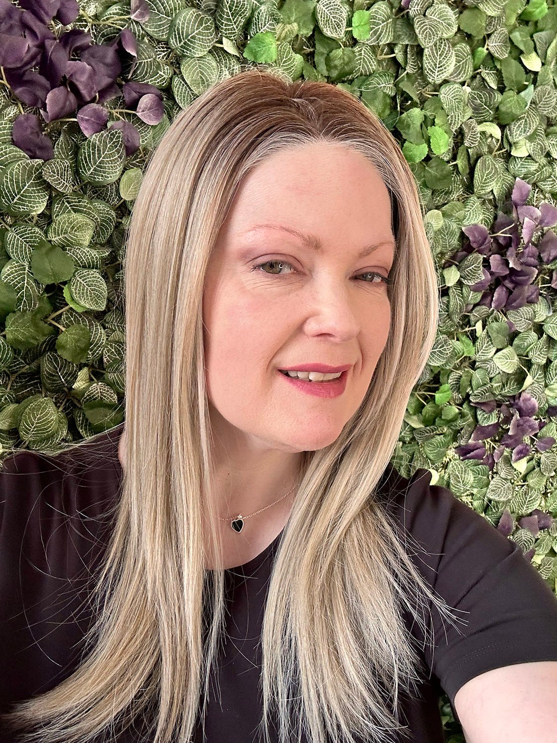 Full length view of Kai's wig in Bali blonde